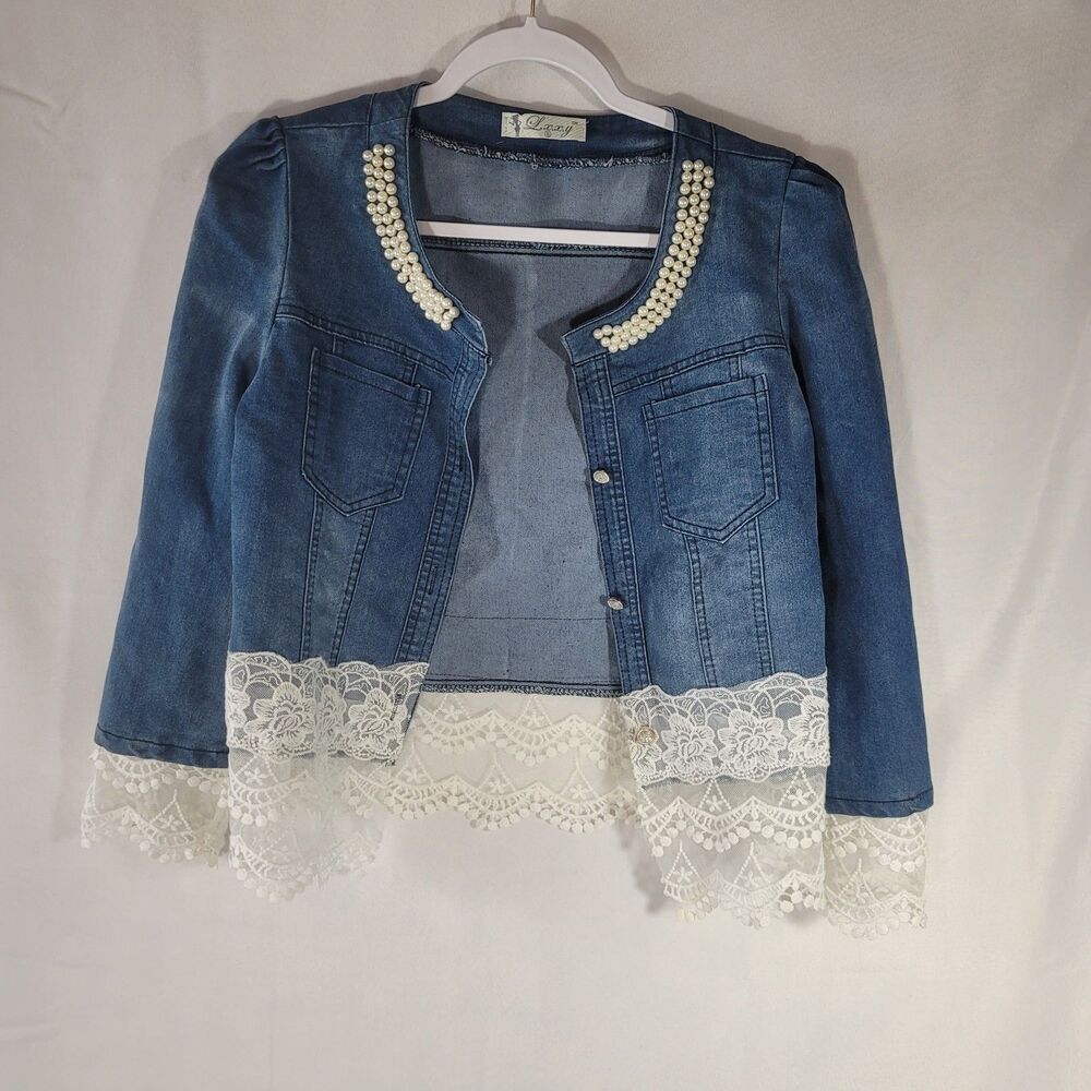 Pearl & Lace Embellished Denim Jacket By LXXY Size 6 Cropped Jean Light Wash